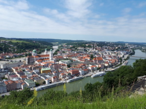 Blick auf Passau mit Inn und Donau